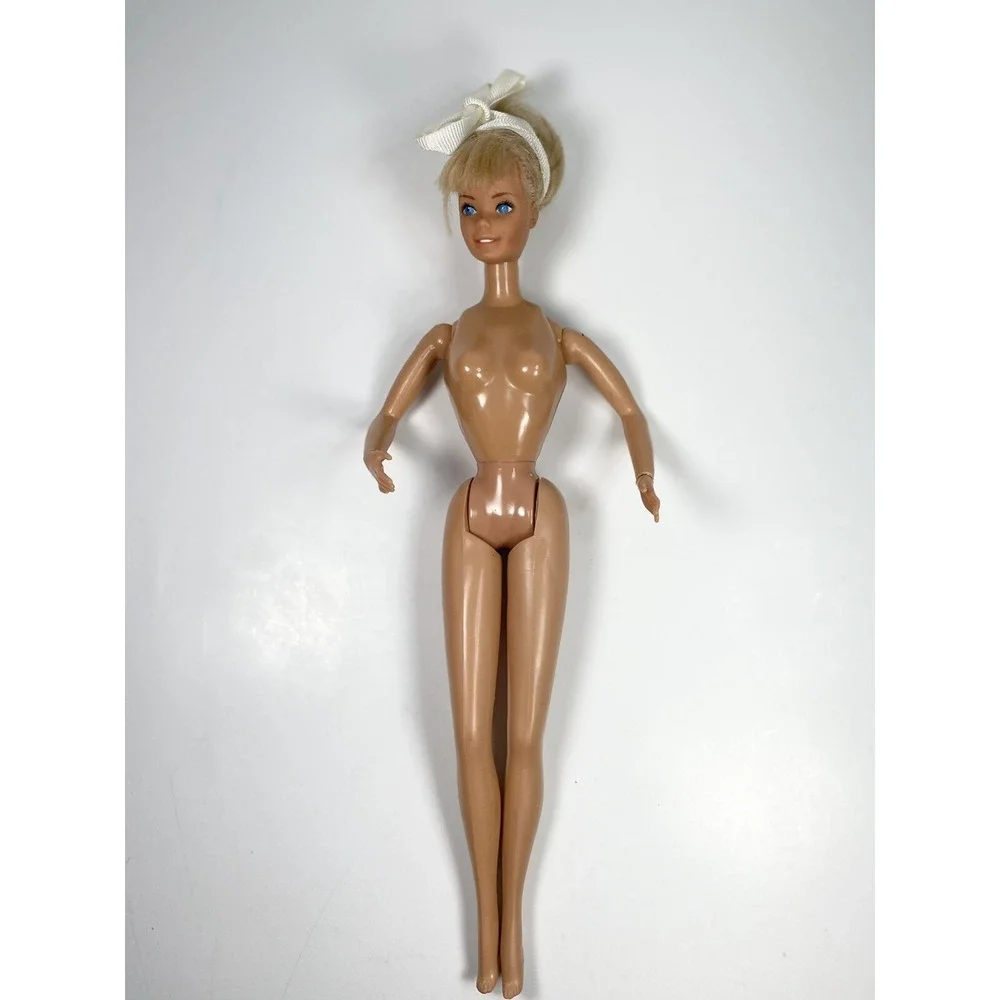 Vtg 1979 Beauty Secrets Barbie Shrugging  Home Made Clothing‎ Working Arms